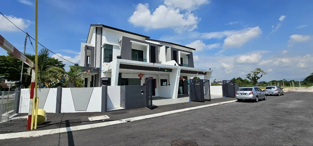 Completed Ampang Cove homes with the road and drains finished