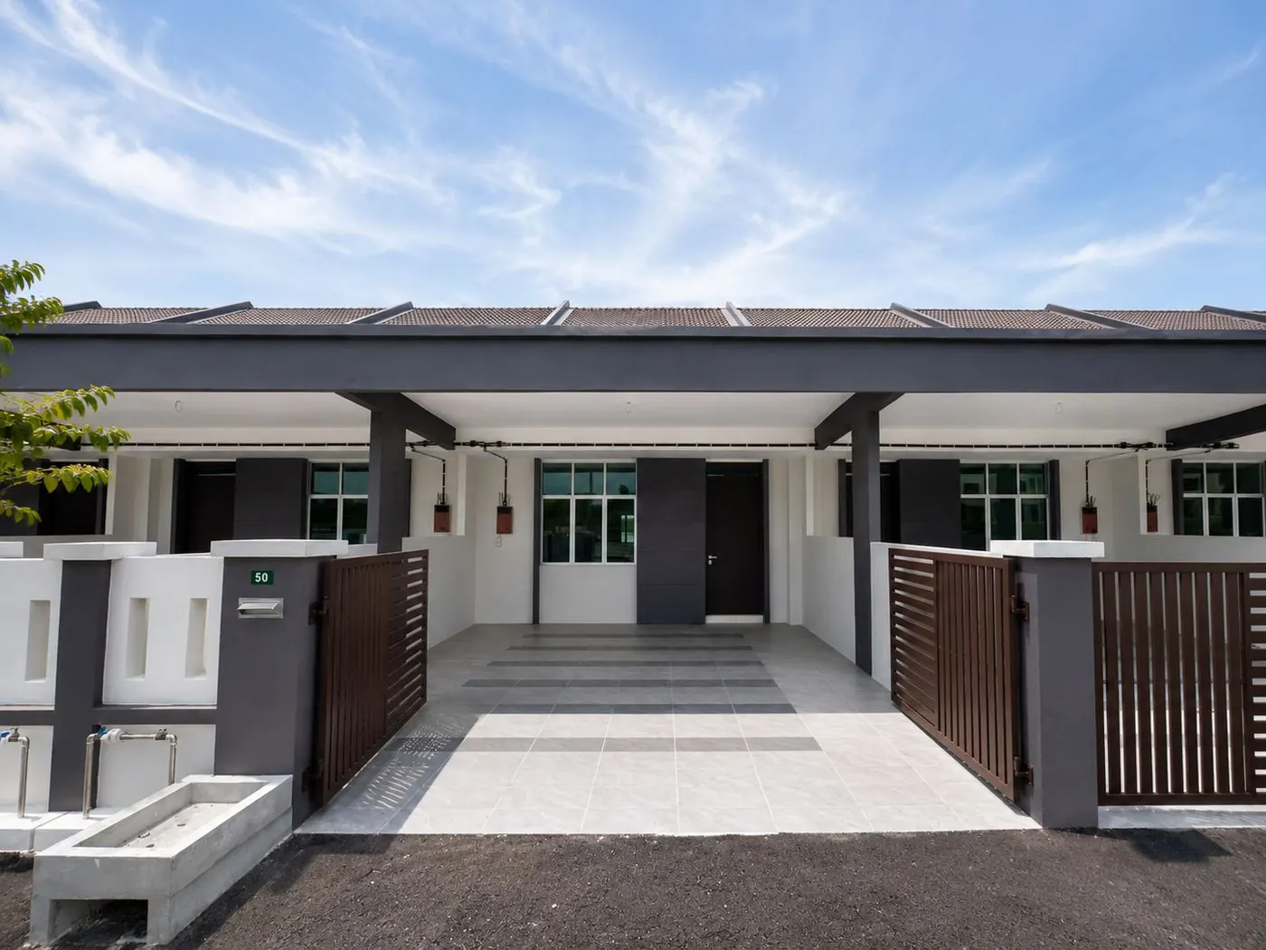 Pearl Garden 1½ storey terrace entrance and car porch, Bandar Seri Botani Ipoh